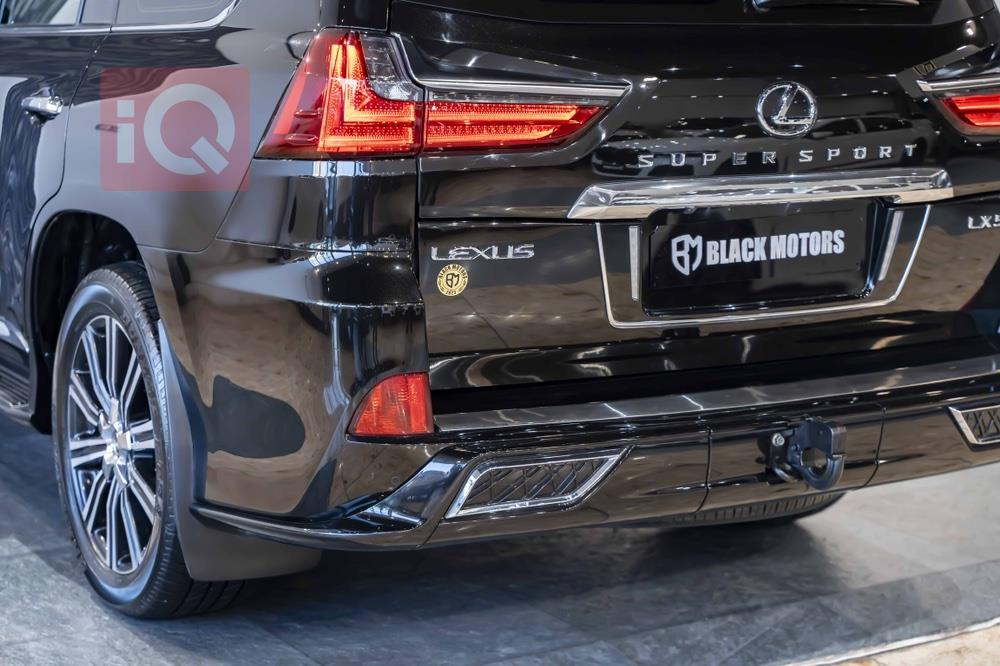 Lexus LX